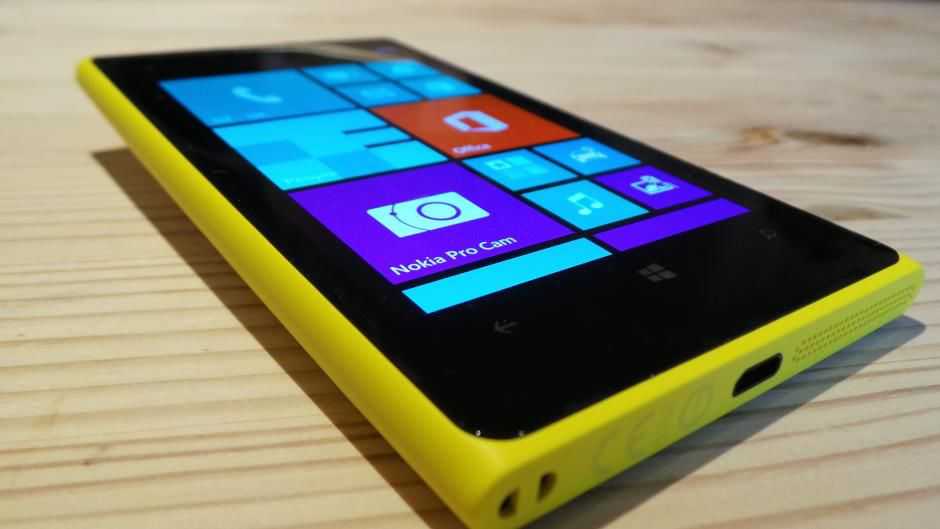 Nokia lumia 1020 (черный)