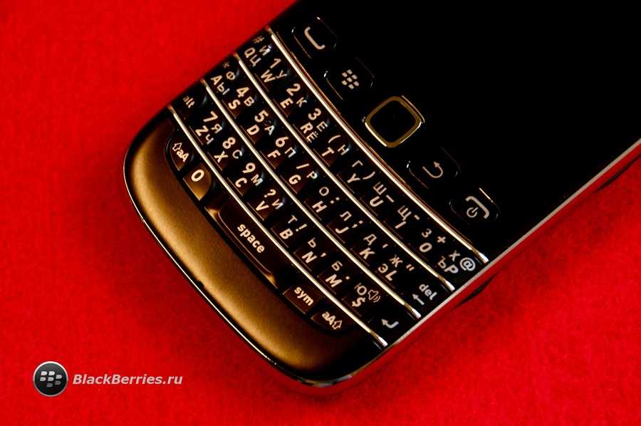 Blackberry bold 9900 (белый)